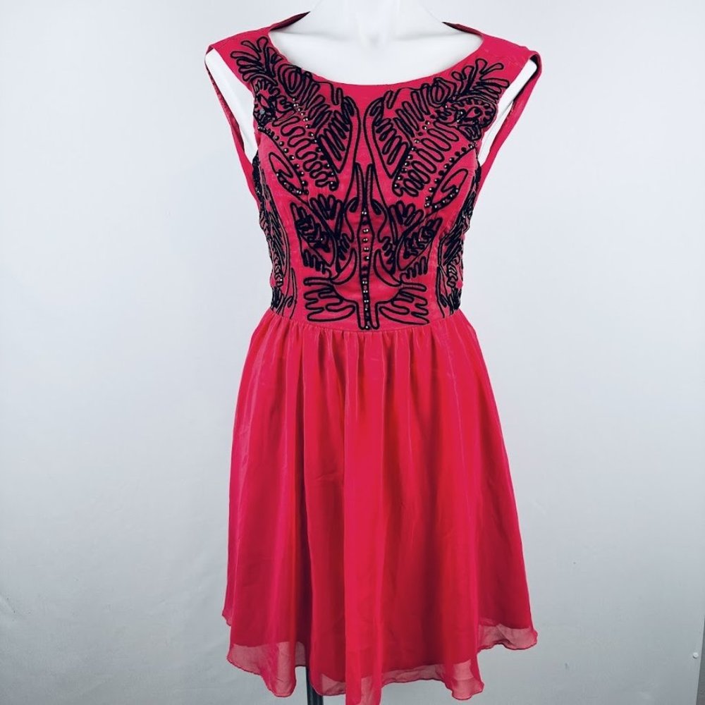 Chi Chi London Semi Formal Tie Backless Dress Size 6